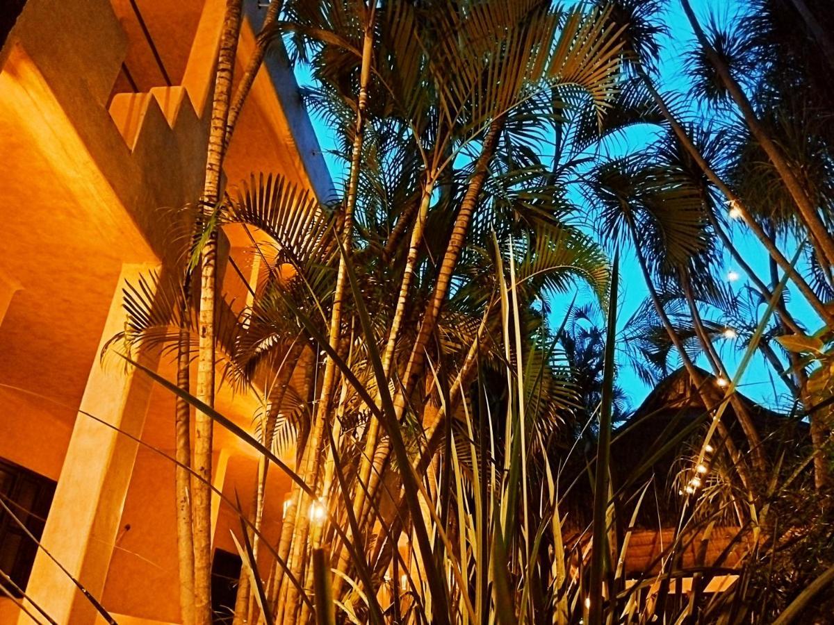 Hotel Barrio Latino Playa del Carmen Buitenkant foto
