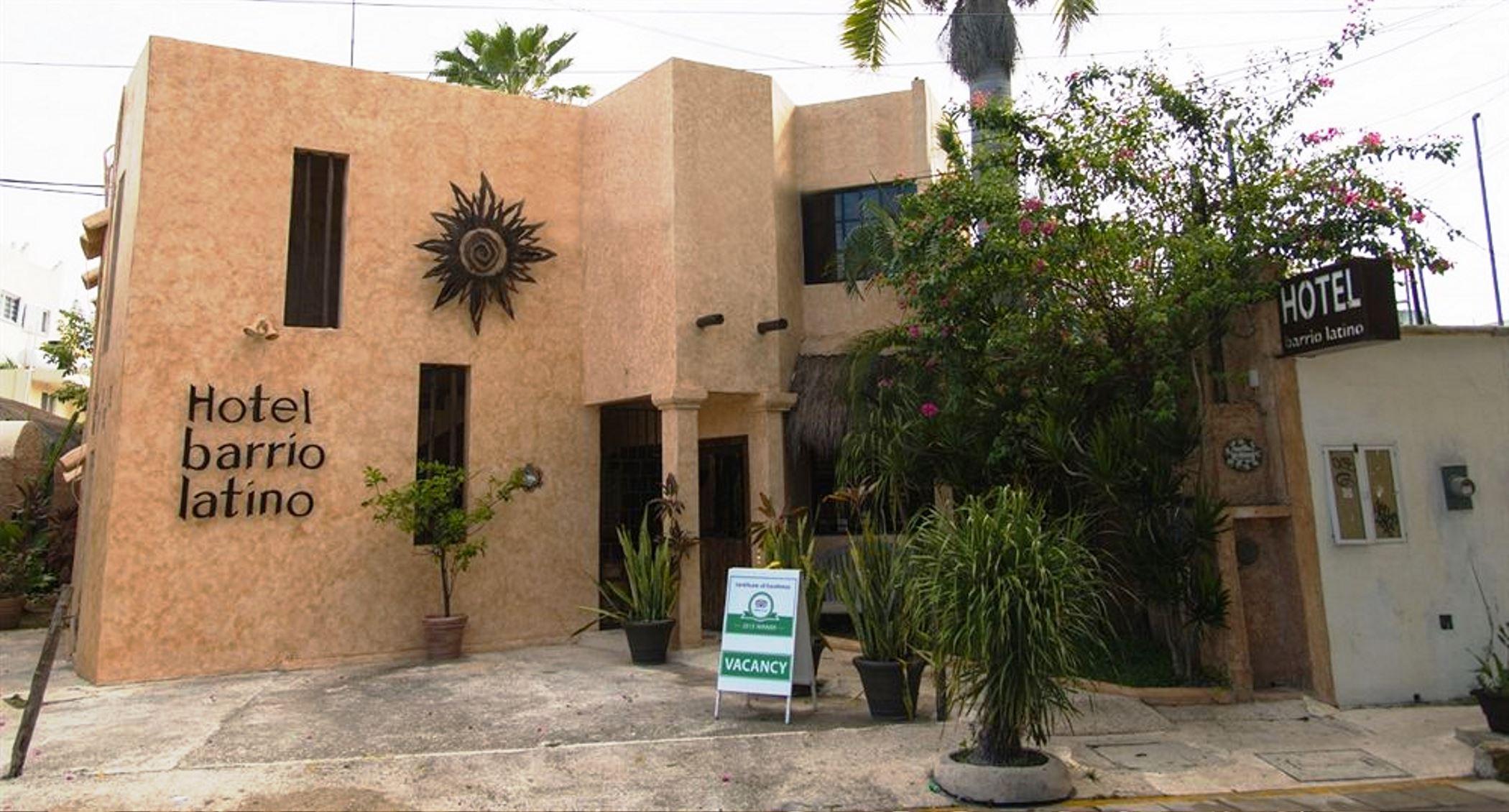 Hotel Barrio Latino Playa del Carmen Buitenkant foto